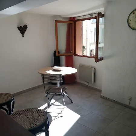 Apartment 37 Rue Alezard *