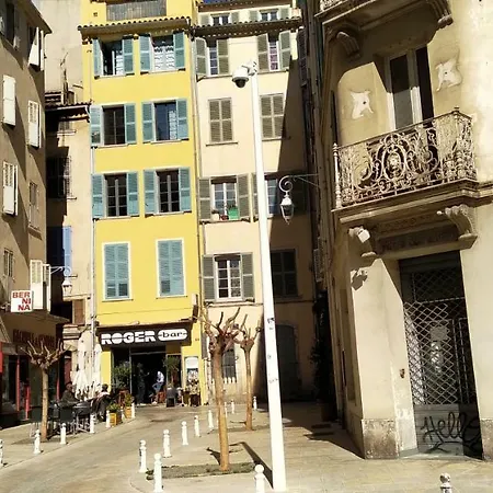 Апартаменты 37 Rue Alezard *